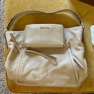 Michael Kors Tan/bone Shoulder Bag + matching wallet